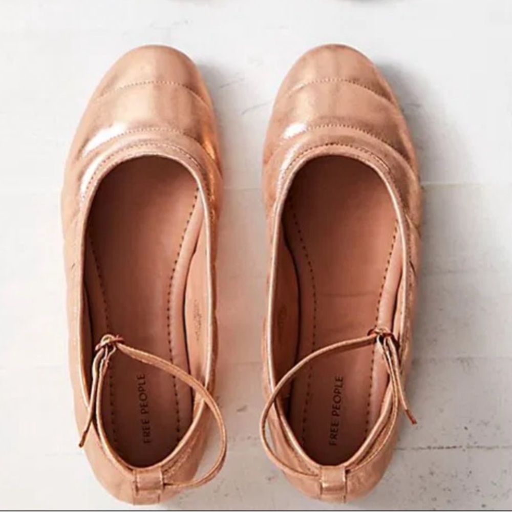 Free People Women’s “On A Cloud” Ballet Flats Shoes Gold Metallic NEW Size 9